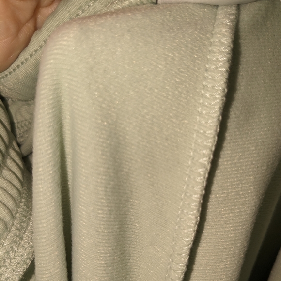 Nike joggers light green Ladies Medium. Pull on. Elastic waist. - Picture 8 of 10